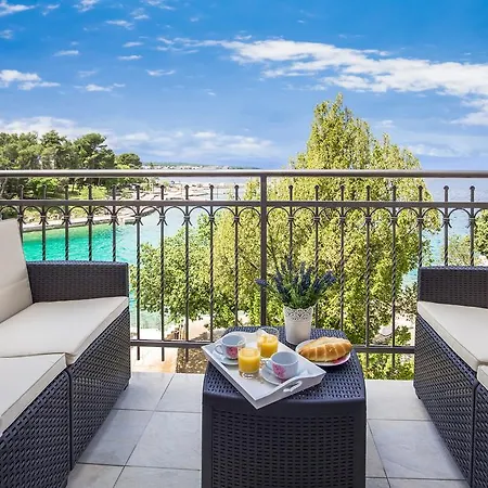 & Milcetic M Malinska